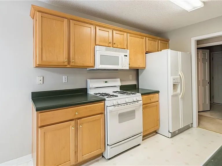 227 Westwind Dr — Photo 5