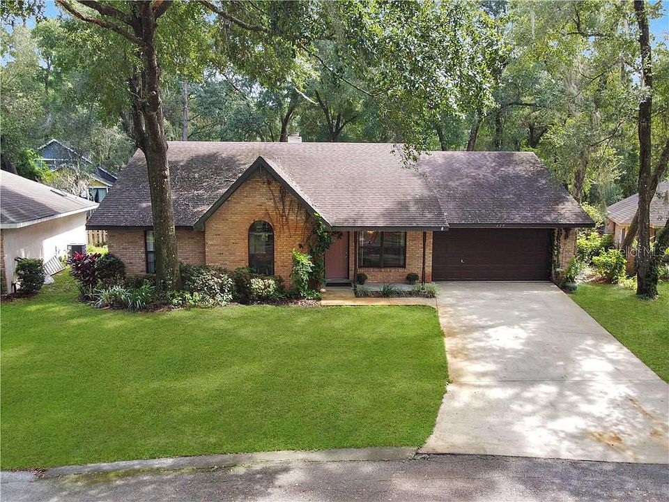 1st image of 425 Secluded Oaks Trl