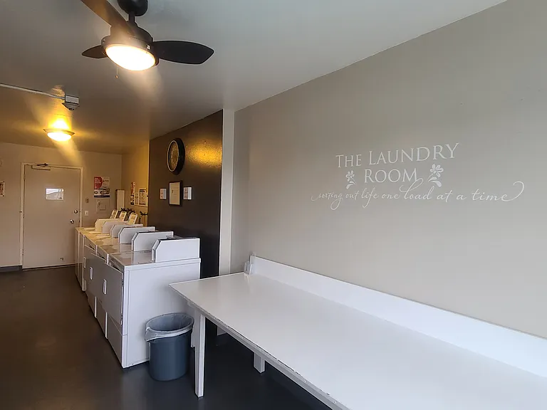 Tropic Sands Apartments — Photo 36