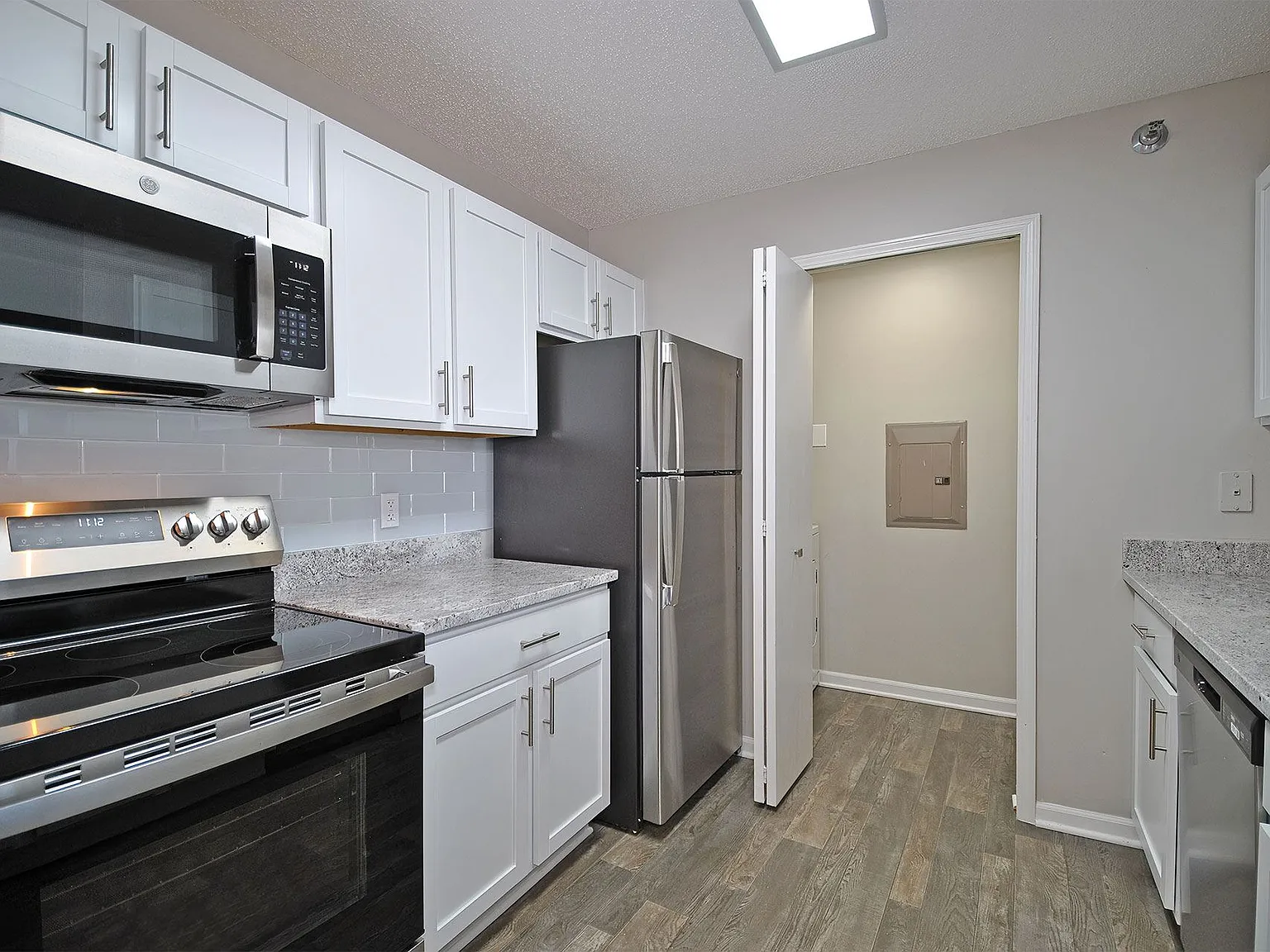 Pendleton Park Apartments — Photo 2