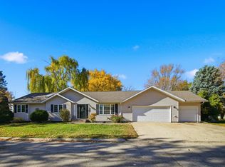 806 Nordland Ave, Lyle, MN 55953
