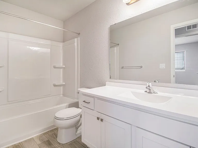 1257 Baker St — Photo 18