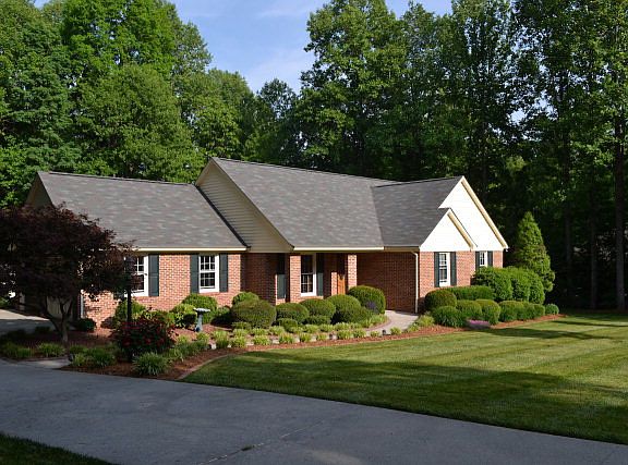 4th image of 360 Poplar Creek Dr