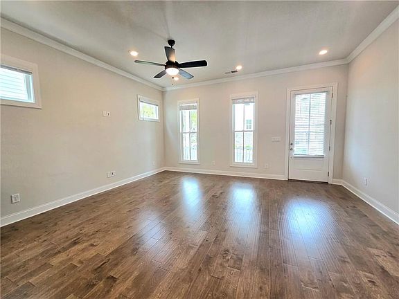 3rd image of 972 Harvest Park Ln