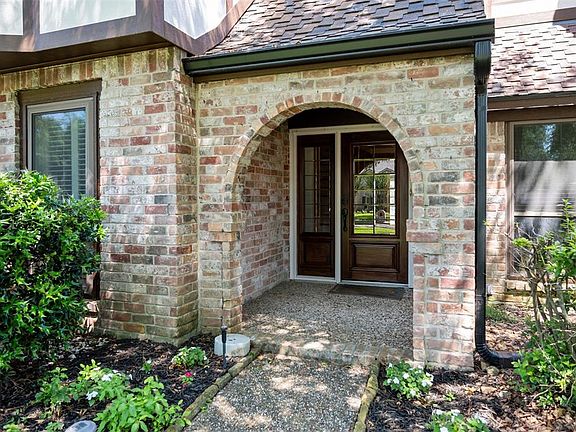 Lovely covered porch and entry!