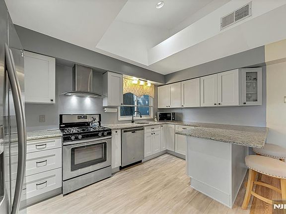 5th image of 148 Main Avenue #142