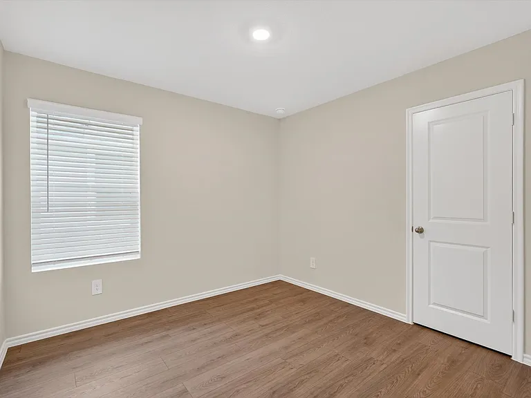 1413 Brook Ln — Photo 13
