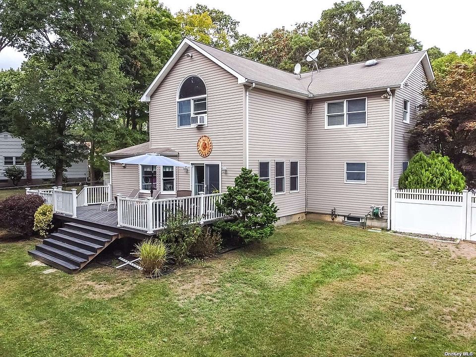 12 Oxbow Rd, Patchogue, NY 11772 MLS 3429006 Zillow