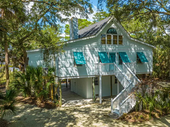 8877 Palmetto Rd, Edisto Island, SC 29438