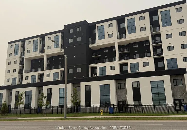 4400 Laurier Pkwy #277 — Photo 1