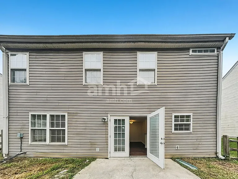 8836 Laurel Run Dr — Photo 16