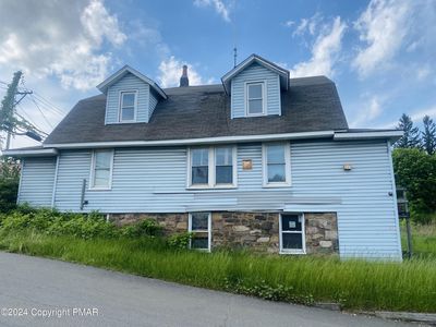 11 Sterling Rd, Mount Pocono, PA, 18344