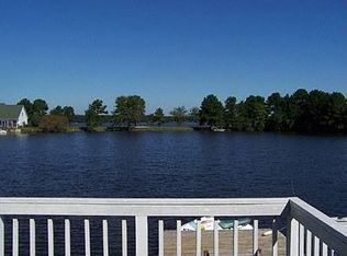 689 Cedar Pt, Vass, NC 28394