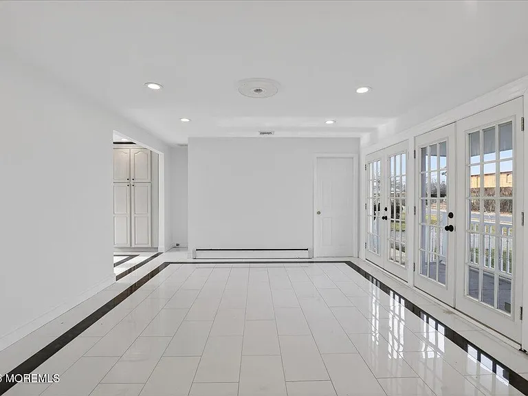 8 Pullman Ave — Photo 21