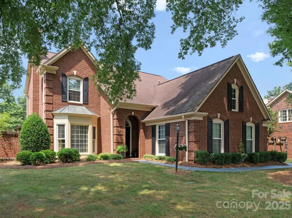 7106 Walton Heath Ln, Charlotte, NC 28277