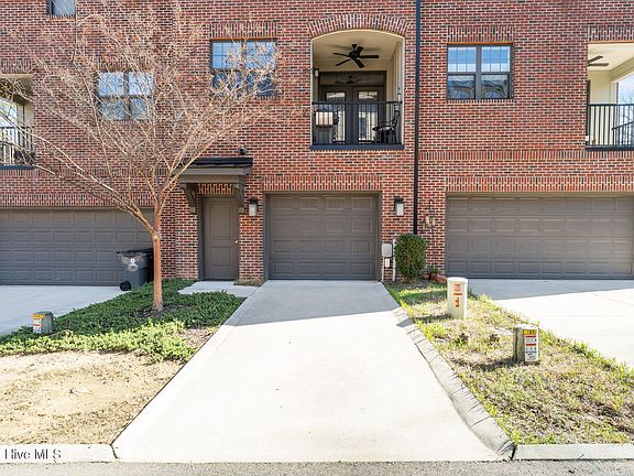 2nd image of 12 Brownstone Ln