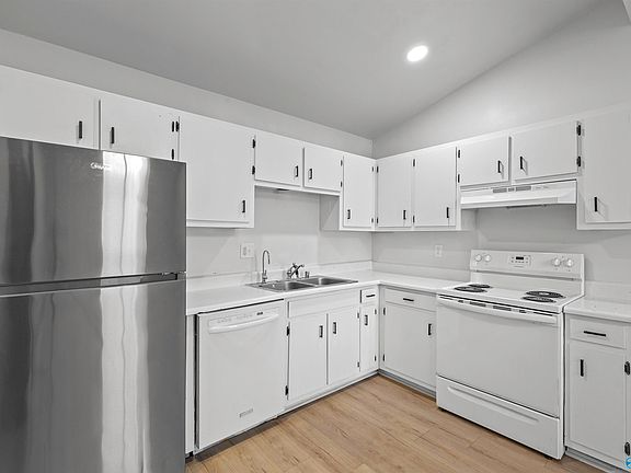 4th image of 3704 Squaw Valley Dr SW