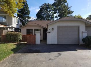 294 Saint Michael Ct APT D, Chico, CA
