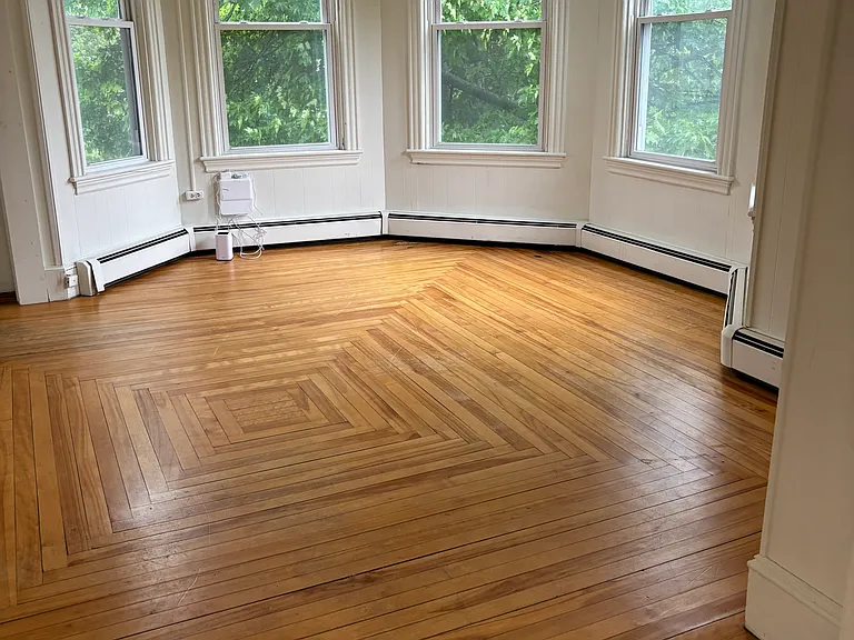 Living/bedroom area
