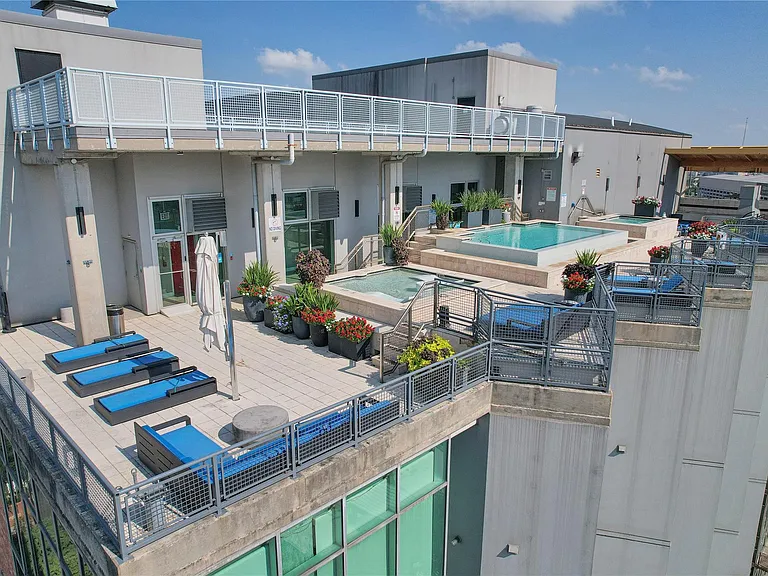 2000 Bagby St #2401 — Photo 37