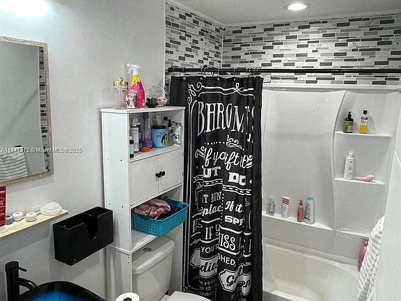 4th image of 9272 NW 49th Pl