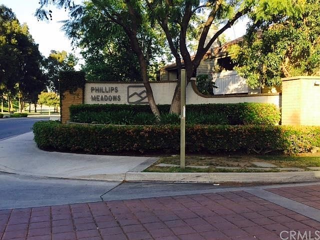 Complex Entrance of Rio Rancho Road