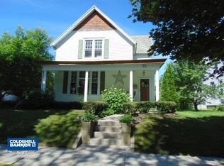 712 N 7th St, Manitowoc, WI 54220