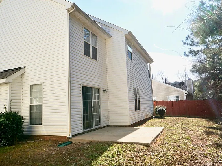 2803 Warren St — Photo 16