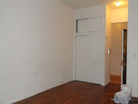 4th image of 328 E 90th St APT 1b