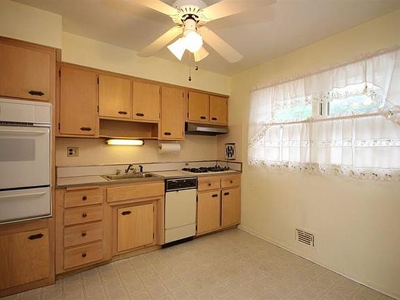 4th image of 1 Flitt St