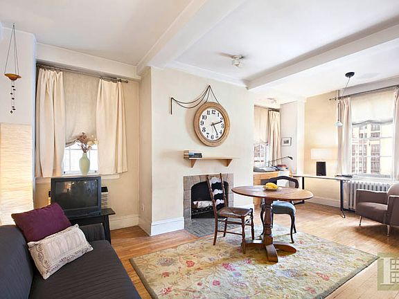 5th image of 10 Mitchell Pl APT 8F