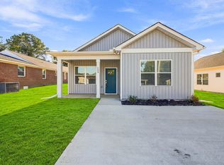 608 E Granville St, Dunn, NC 28334