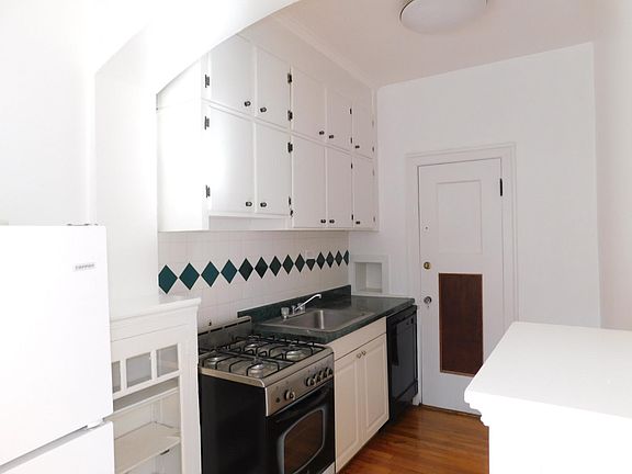 5th image of 905 Sherman Ave APT A2