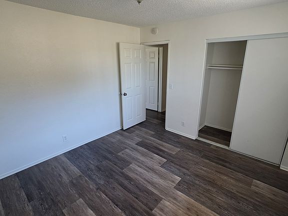 4th image of 1501 S Hampstead St #9