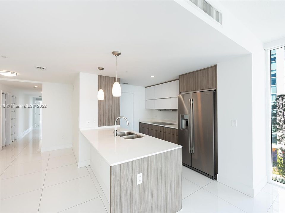 1st image of 600 NE 27th St APT 801