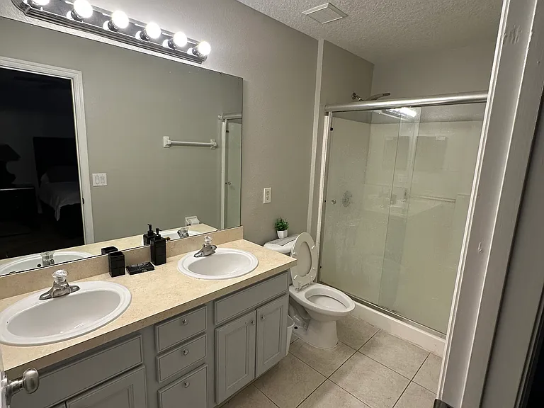 1737 Royal Ridge Dr — Photo 11