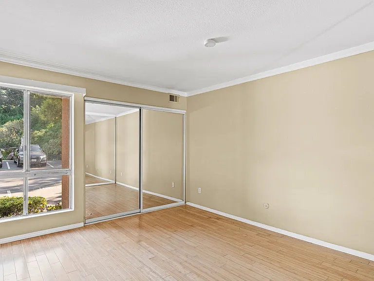 1621 Hotel Cir S #E103 — Photo 8