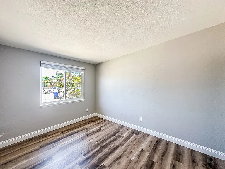 1117 Iris Ave — Photo 24