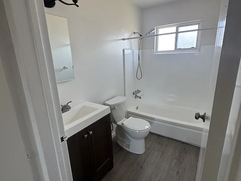 1359 Lewis St — Photo 8