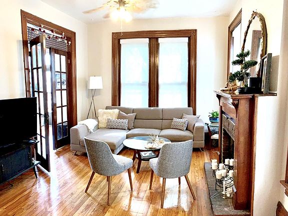 2nd image of 3720 Wyandotte St APT 2