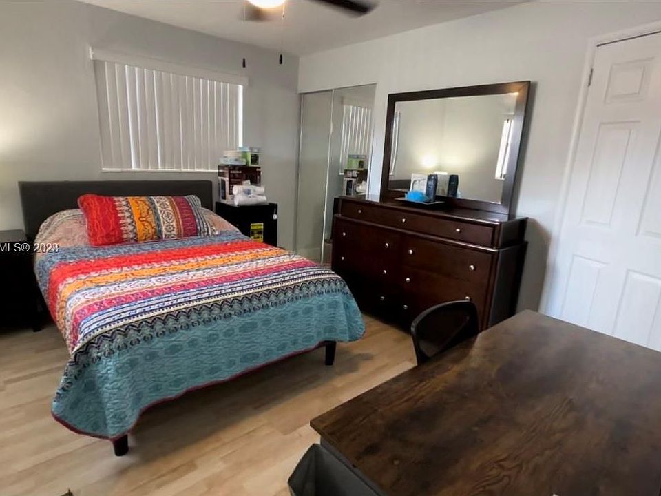 2nd image of 2240 SW 50th Ave #2240