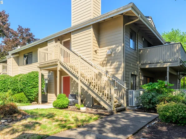 1911 Lake Isle Dr, Eugene, OR 97401