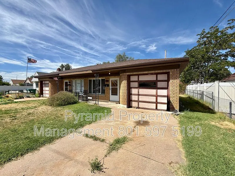 1 bed, 1.0 bath, 800 sqft, $900 — Photo 1