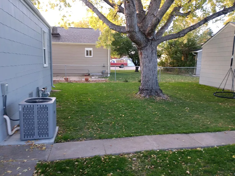 2219 W 4th St — Photo 3