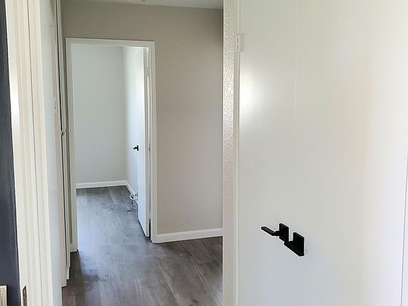 5th image of 10181 Presley St