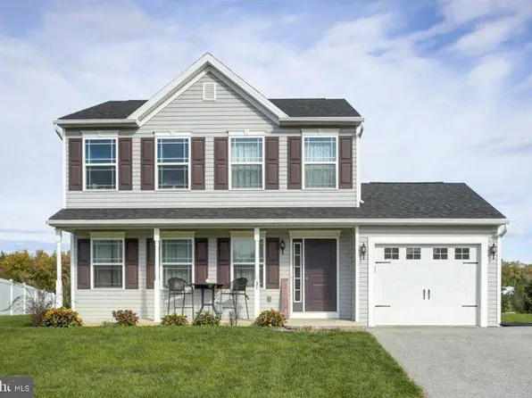 34 W Clarissa Dr, Shippensburg, PA 17257
