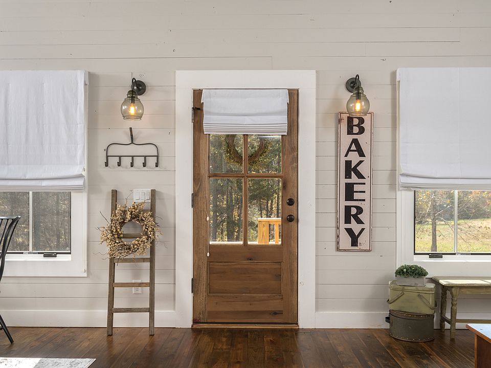 94 Old Mill Creek Cir Chickamauga GA Zillow