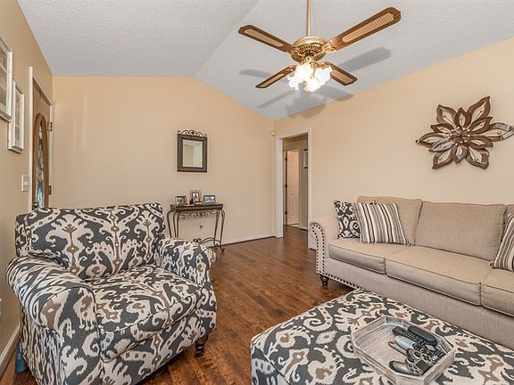 4th image of 5673 Cheryl Dr
