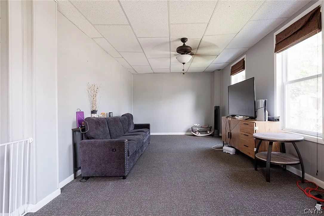 3 bed, 2.0 bath, 1365 sqft, $1,500 — Photo 3