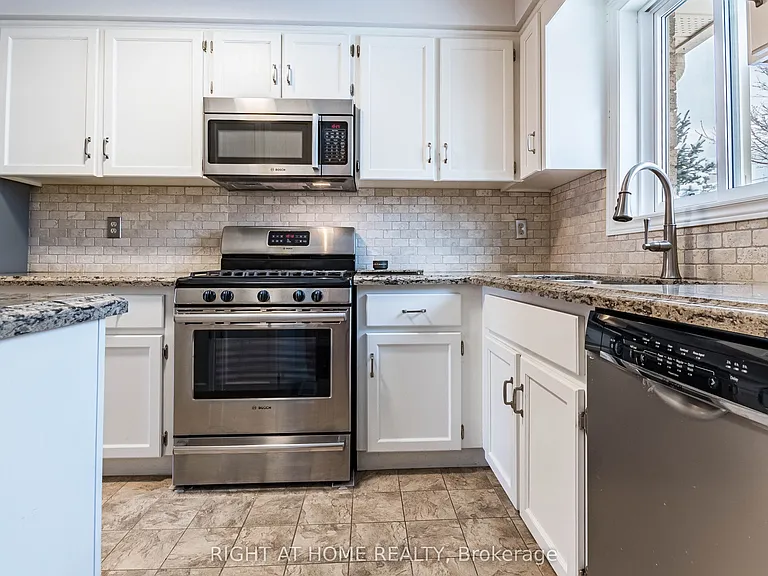 165 Main St E #7 — Photo 18